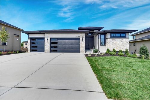 15388 W 161st Ter, Olathe, KS, 66062 | Card Image