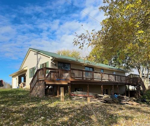 8484 Sober Rd, Fowlerville, MI, 48836-9384 | Card Image