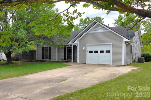 1016 Thorncrest Dr, Fletcher, NC, 28732-9294 | Card Image