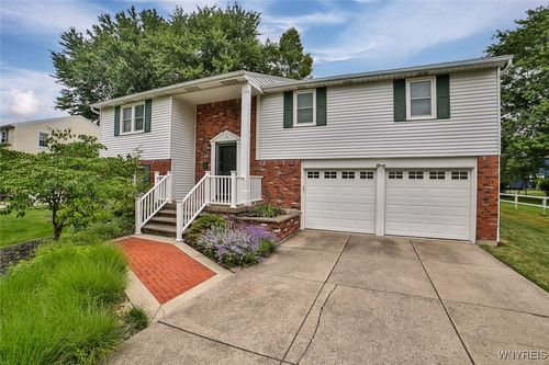 46 Macarthur Dr, Amherst, NY, 14221-3712 | Card Image