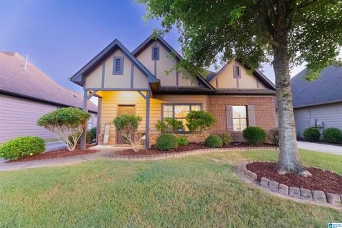 557 Southwark Pl, Morris, AL, 35116-2800 | Card Image