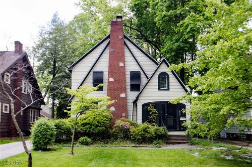 858 Roanoke Rd, Cleveland Heights, OH, 44121-2054 | Card Image