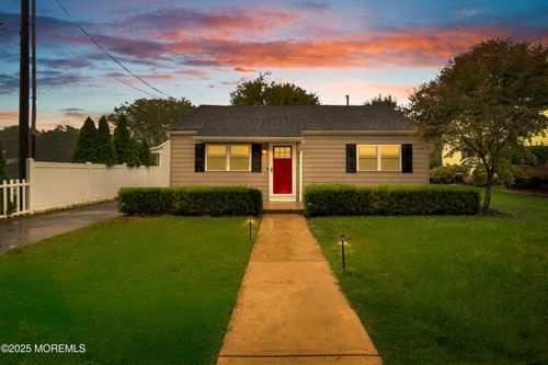 16 Irwin Ave, Freehold, NJ, 07728-2610 | Card Image