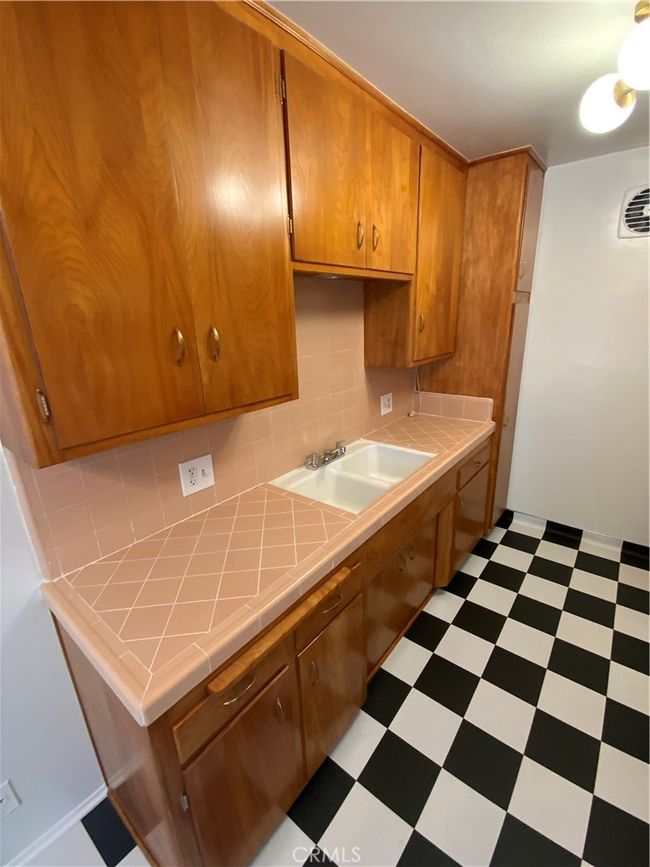 APT-18 - 120 Alamitos Ave, Condo with 1 bedrooms, 1 bathrooms and 1 parking in Long Beach CA | Image 14