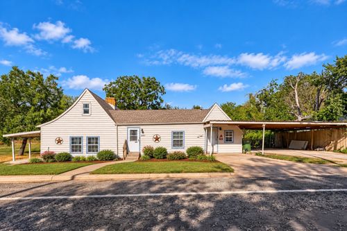 400 S 3rd St, Grandview, TX, 76050-2100 | Card Image