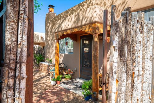 2-947 Lopez St, Santa Fe, NM, 87501-2451 | Card Image