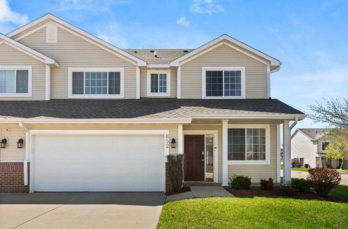 852 Se Mulberry Ln, Waukee, IA, 50263-8378 | Card Image