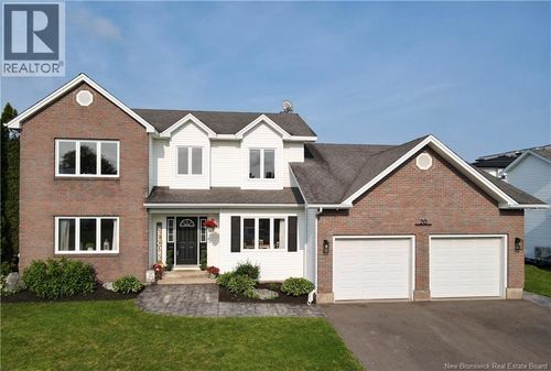 20 Vanessa Crt, House with 4 bedrooms, 3 bathrooms and null parking in Riverview NB | Card Image