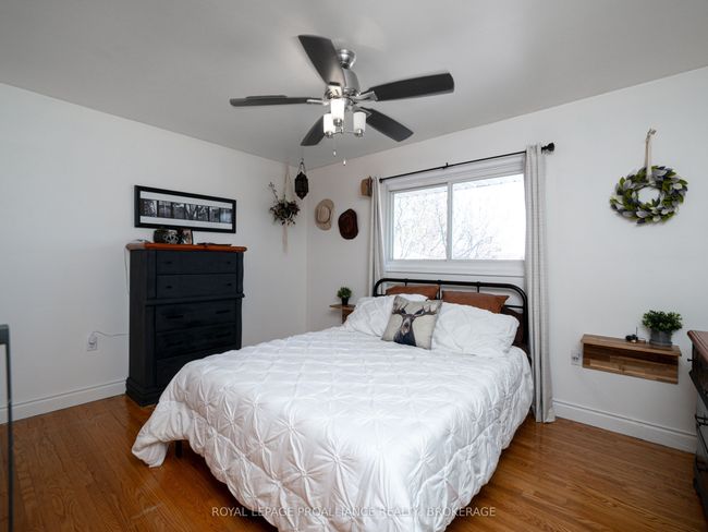 70 Briscoe St, House other with 4 bedrooms, 2 bathrooms and 4 parking in Amherstview ON | Image 20