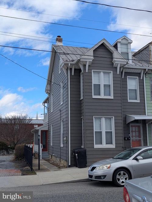 9 E Simpson St, MECHANICSBURG, PA, 17055-3865 | Card Image