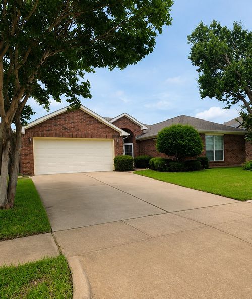 307 Dimes St, Arlington, TX, 76002-5104 | Card Image