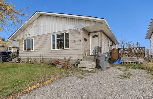 9412 83 Ave, Grande Prairie, AB, T8V5N1 | Card Image
