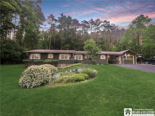 18 Meadowbrook Ct, Wellsville, NY, 14895-1117 | Card Image