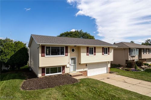 2644 Nottingham Dr, Parma, OH, 44134-5446 | Card Image