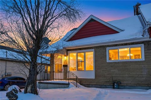 68 Queen St S, Thorold, ON, L2V3N5 | Card Image