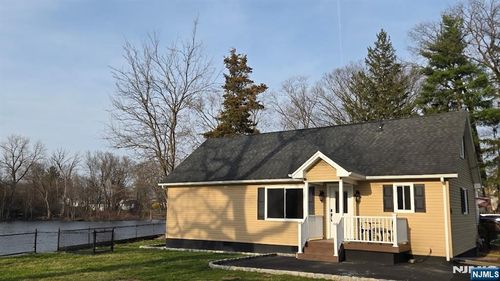 54 Riverview Cir, Little Falls, NJ, 07424-1250 | Card Image