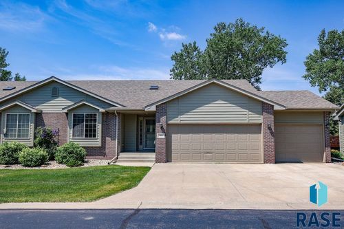 3401 S Pennant Pl, Sioux Falls, SD, 57110-4703 | Card Image