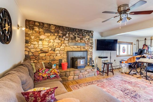 Living room fireplace | Image 13