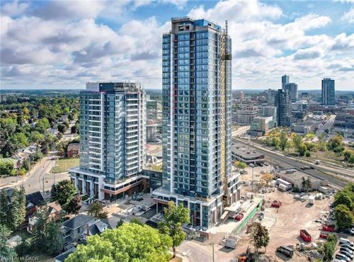 303-5 Wellington St S, Kitchener, ON, N2G0E3 | Card Image