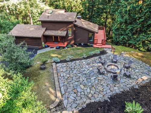 1059 Greenwood Blvd Sw, Issaquah, WA, 98027-4538 | Card Image