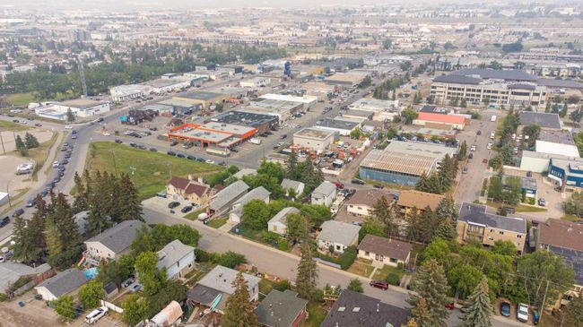 4004 Centre A St Ne, House detached with 4 bedrooms, 2 bathrooms and 4 parking in Calgary AB | Image 6