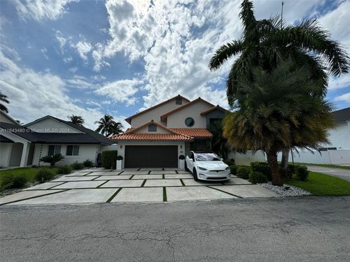 19010 Nw 78th Pl, Hialeah, FL, 33015-5283 | Card Image