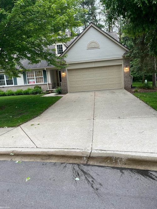 183 Four Seasons Road, Orion Charter Township, MI, 48360 | Card Image