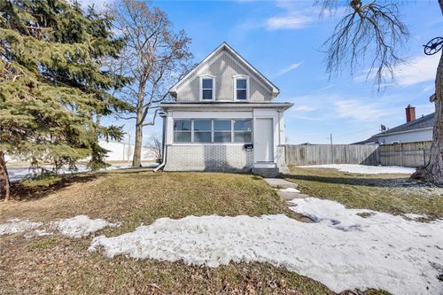 60 King St, Tillsonburg, ON, N4G3E7 | Card Image