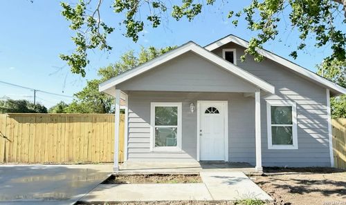 503 E King St, Refugio, TX, 78377-3314 | Card Image