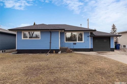 912 P Avenue N, Saskatoon, SK, S7L2W6 | Card Image