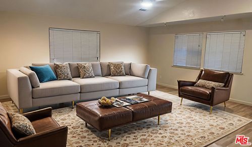 114 W 13th St, Merced, CA, 95341-6111 | Card Image