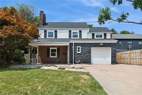 327 Charles Ave, New Kensington, PA, 15068-5333 | Card Image