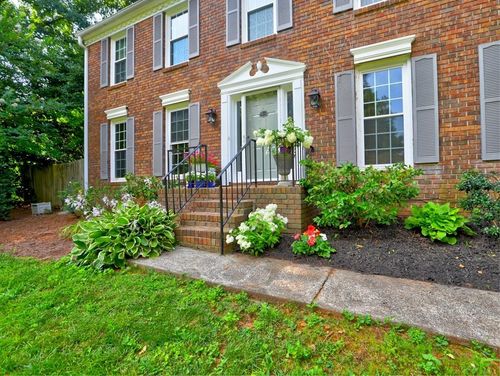 4512 Woodlawn Lake Dr, Marietta, GA, 30068-4261 | Card Image