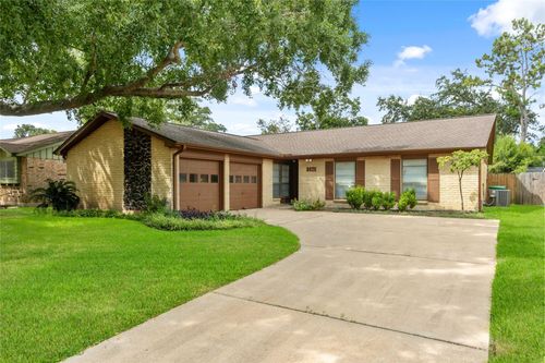 8826 Tanager St, Houston, TX, 77036-7344 | Card Image