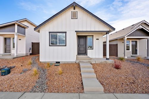 98-4085 Sw Pumice Avenue, Redmond, OR, 97756 | Card Image