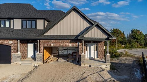 121 Mill Race Cres, St. Jacobs, ON, N0B2N0 | Card Image