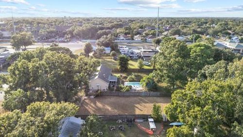 8715 Mayflower Rd, Tampa, FL, 33615-2803 | Card Image