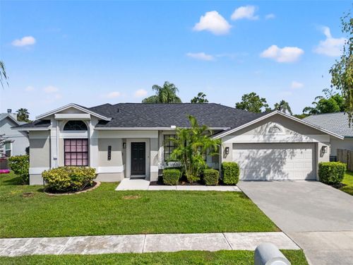 8704 Middle Cross Pl, Tampa, FL, 33635-6319 | Card Image