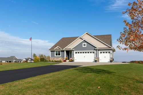 920 Amelia Ct Ne, Montgomery, MN, 56069-2127 | Card Image