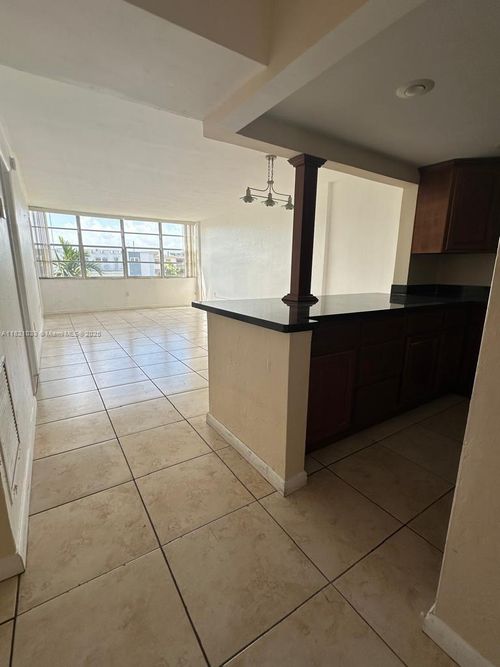 apt-305-2175 Ne 170th St, North Miami Beach, FL, 33162-3343 | Card Image