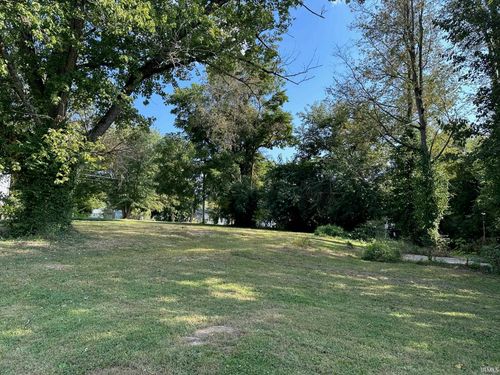 501 Se 1st St, Paoli, IN, 47454-1204 | Card Image