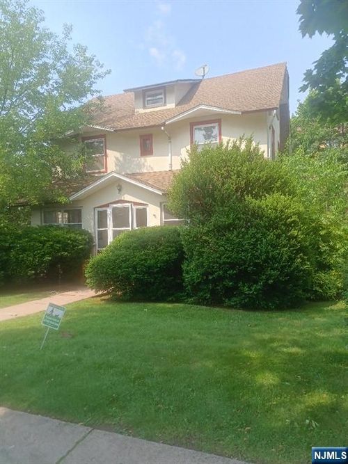 20 Saint Pauls Pl, Nutley, NJ, 07110-1138 | Card Image