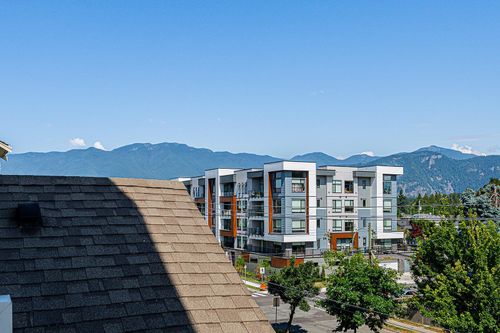 305-9270 Edward St, Chilliwack, BC, V2P4C4 | Card Image