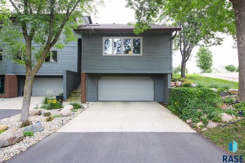 1733 N Tahoe Trl, Sioux Falls, SD, 57110-6422 | Card Image