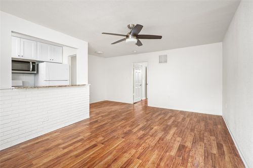 3-3910 Dallas St, Houston, TX, 77023-1749 | Card Image