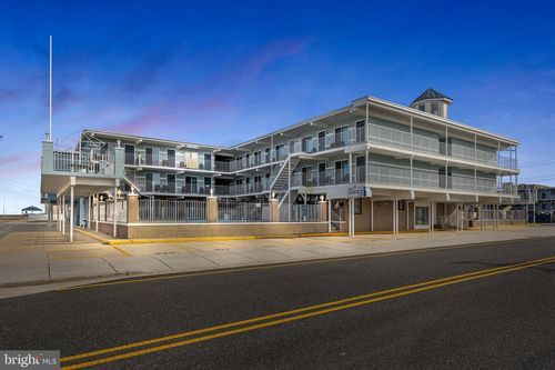 305-301 Ocean Ave, North Wildwood, NJ, 08260-5947 | Card Image