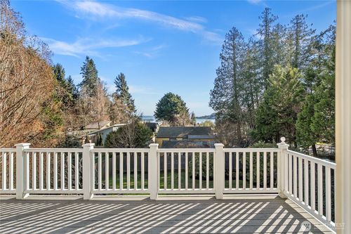 10583 Ne West Kingston Rd, Kingston, WA, 98346-9326 | Card Image