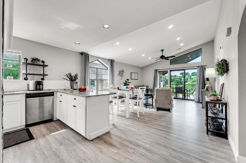 5-2700 Green Mountain Dr, Branson, MO, 65616-3876 | Card Image