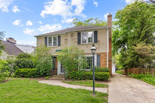 640 Beverly Ln, Arlington Heights, IL, 60005-2702 | Card Image