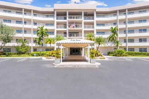 303-555 Oaks Lane, Pompano Beach, FL, 33069 | Card Image